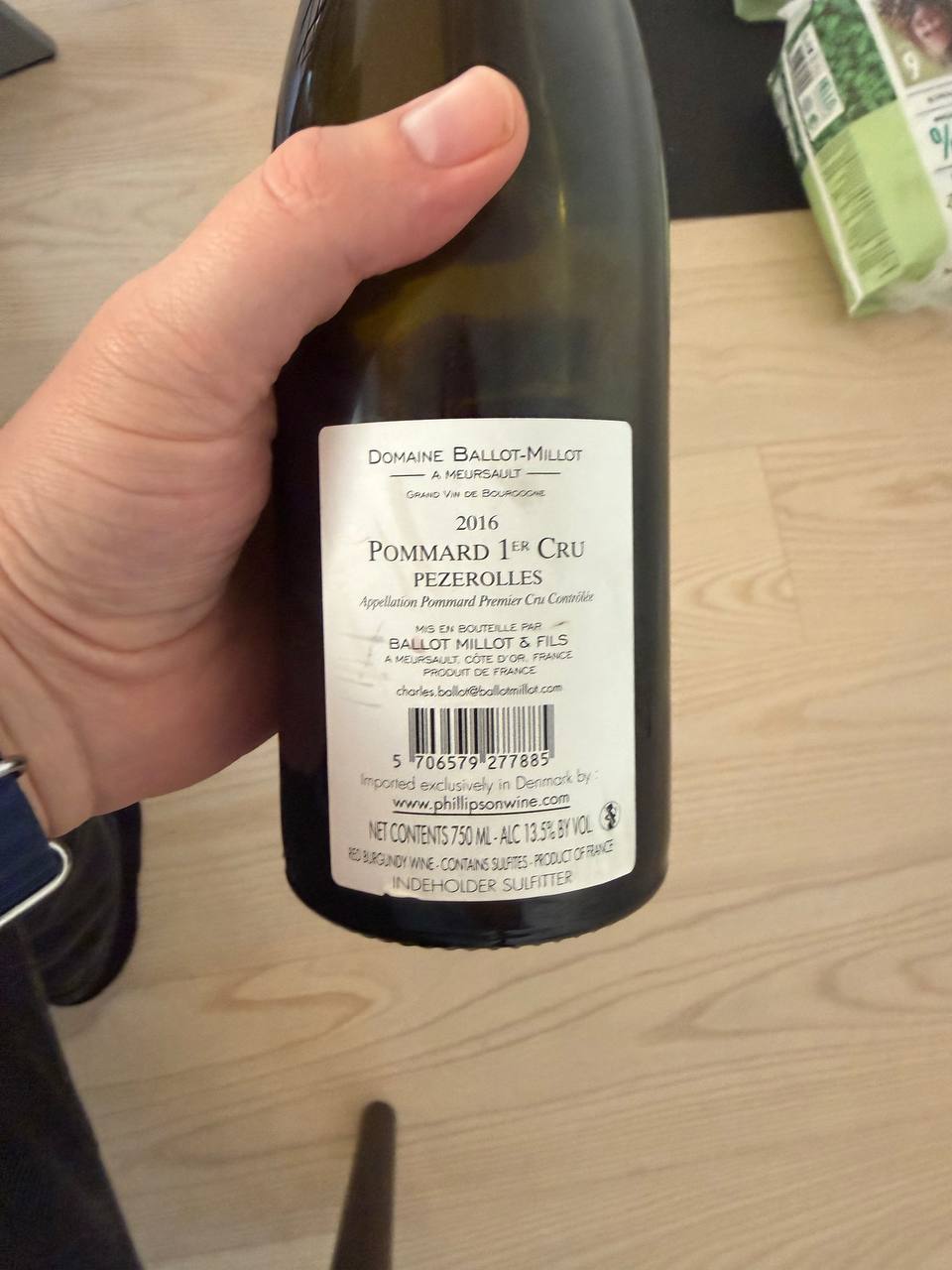 Ballot-Millot Pommard Pézerolles bagsiden, importeret af Philipson Wine